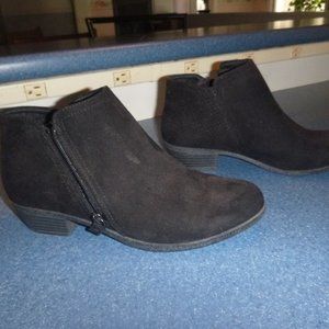 Arizona black booties